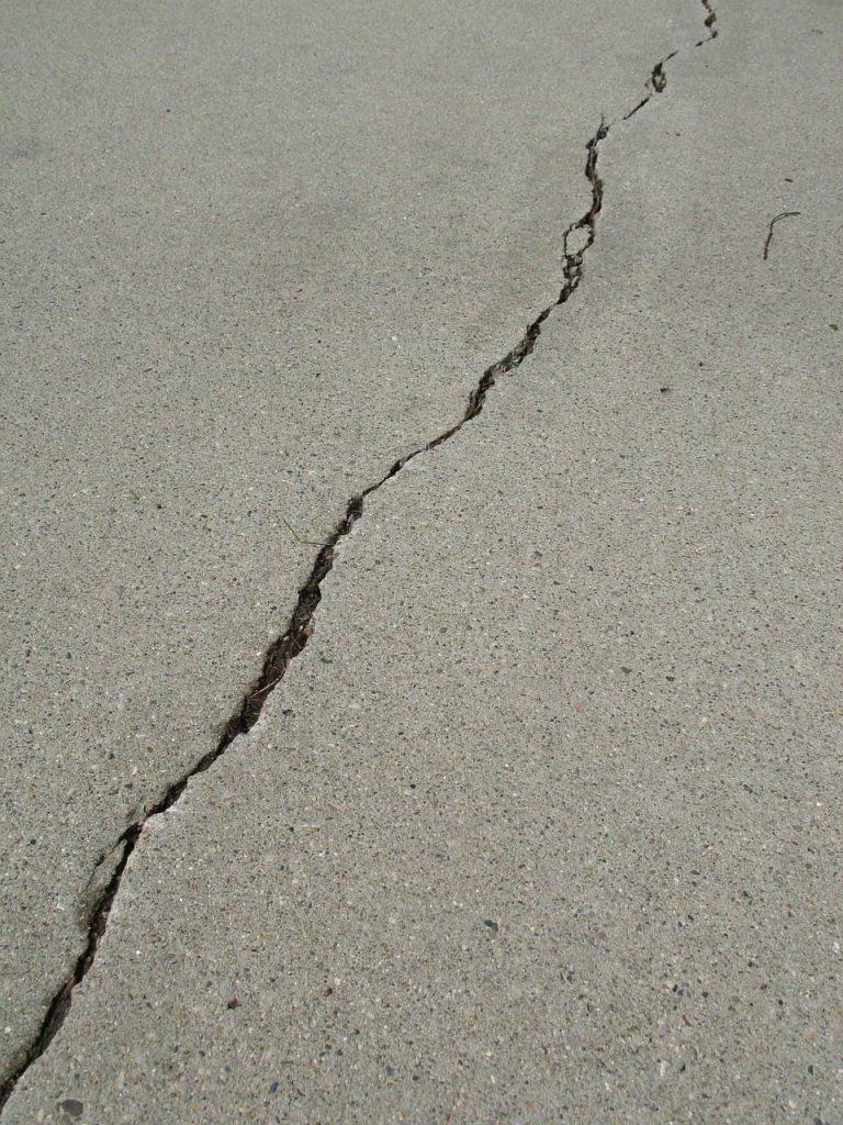 Guide to Crack Filling Your Driveway