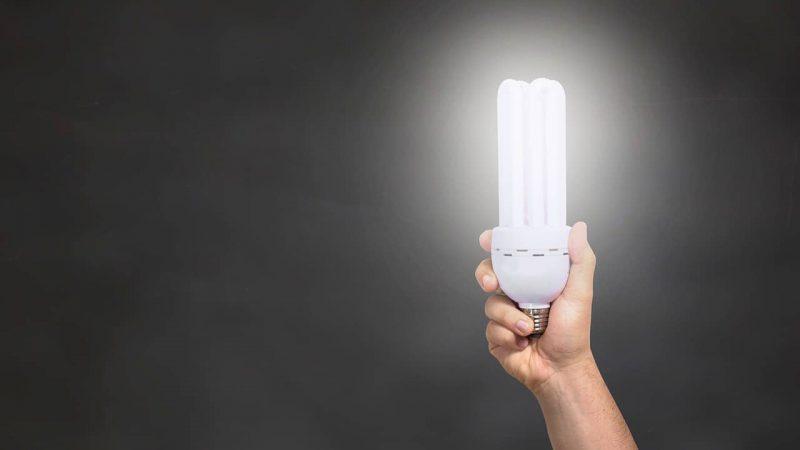 Comparison Between Led And Fluorescent Light Bulbs