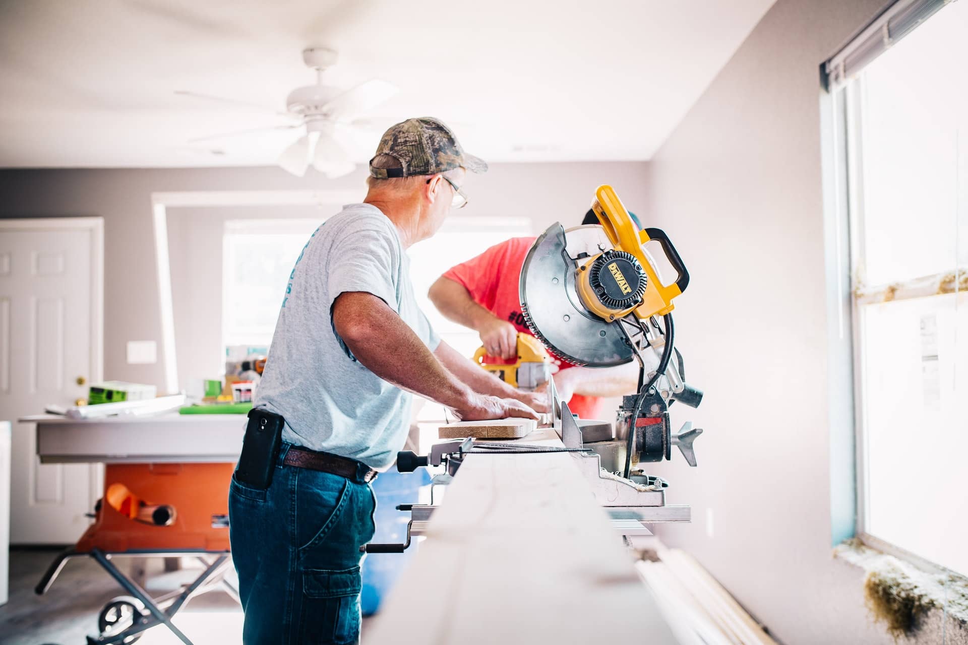 How To Cut A 70 Degree Angle With A Miter Saw? 3 Simple Methods