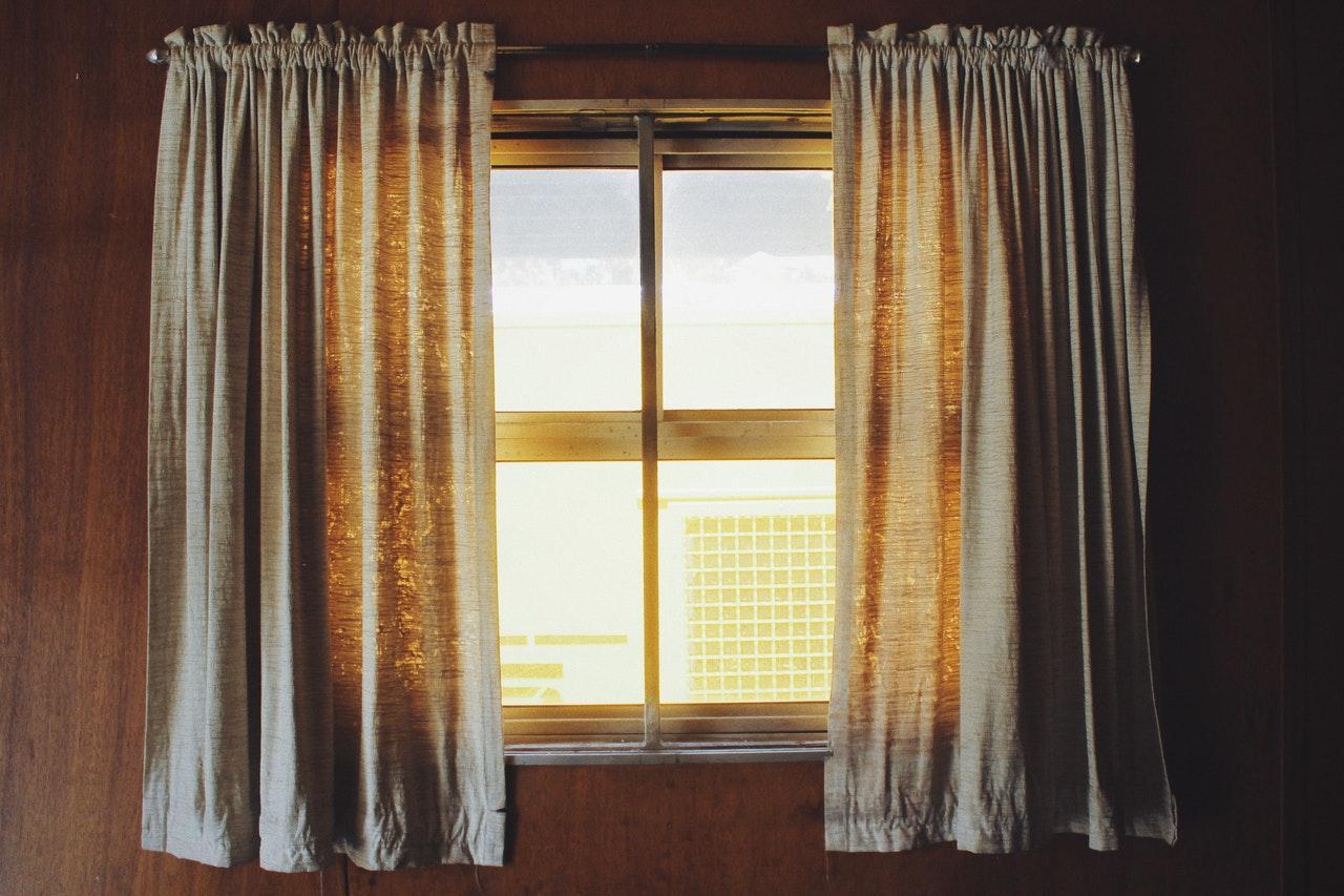 What Window Dressing Options Are Best For Daytime Privacy?