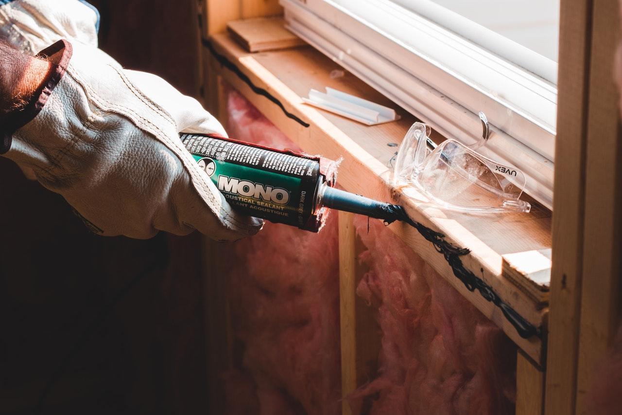 DIY Tips: What’s The Right Caulk For The Job?