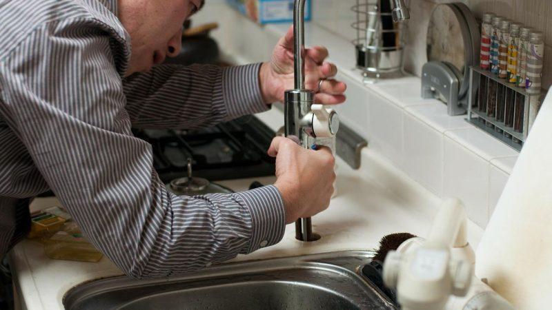 5 Plumbing Mistakes Every Homeowner Must Avoid While Hiring A Plumber