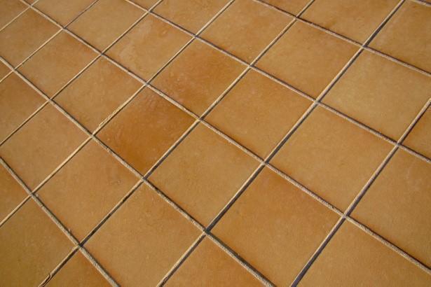 What Are the Best Tools to Cut Ceramic Tiles at Home?